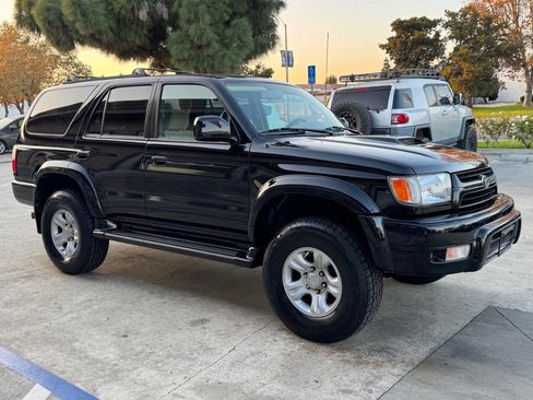 Used 2001 Toyota 4Runner SR5 image 6