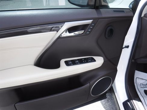 Used 2019 Lexus RX 350L Luxury w/ Accessory Package image 15