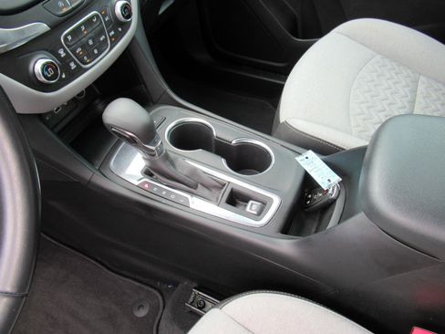 Certified 2022 Chevrolet Equinox LT FWD image 19