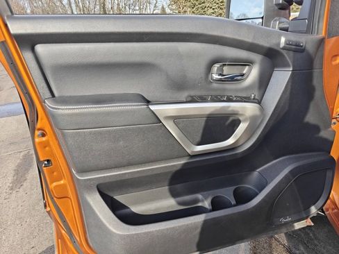 Used 2019 Nissan Titan PRO-4X w/ Pro-4x Convenience Package image 18