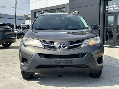 Used 2014 Toyota RAV4 LE image 2