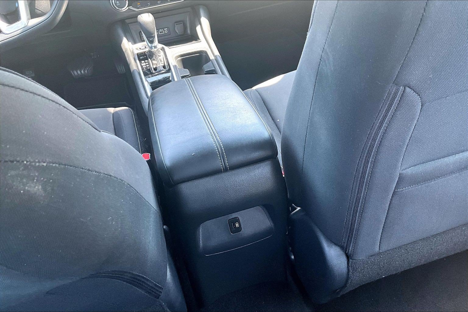 Used 2025 Nissan Sentra SV FWD image 11