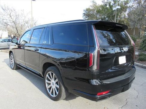 Used 2022 Cadillac Escalade ESV Sport w/ Touring Package image 4
