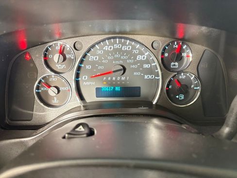 Used 2022 Chevrolet Express 2500 w/ Driver Convenience Package image 28