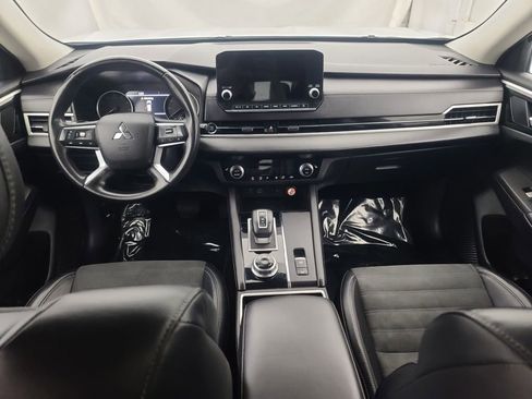 Used 2024 Mitsubishi Outlander SE image 21