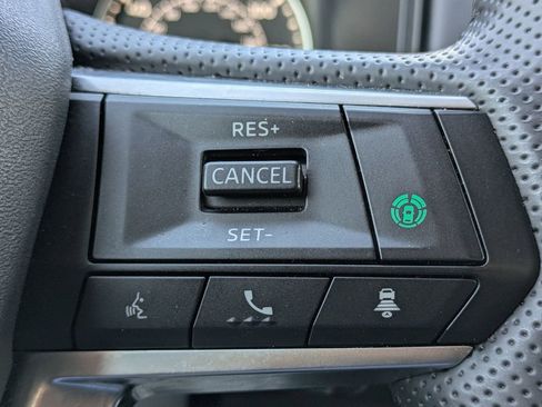 Used 2025 Mitsubishi Outlander SE image 16