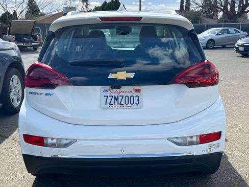 Used 2017 Chevrolet Bolt Premier w/ Driver Confidence II Package image 5