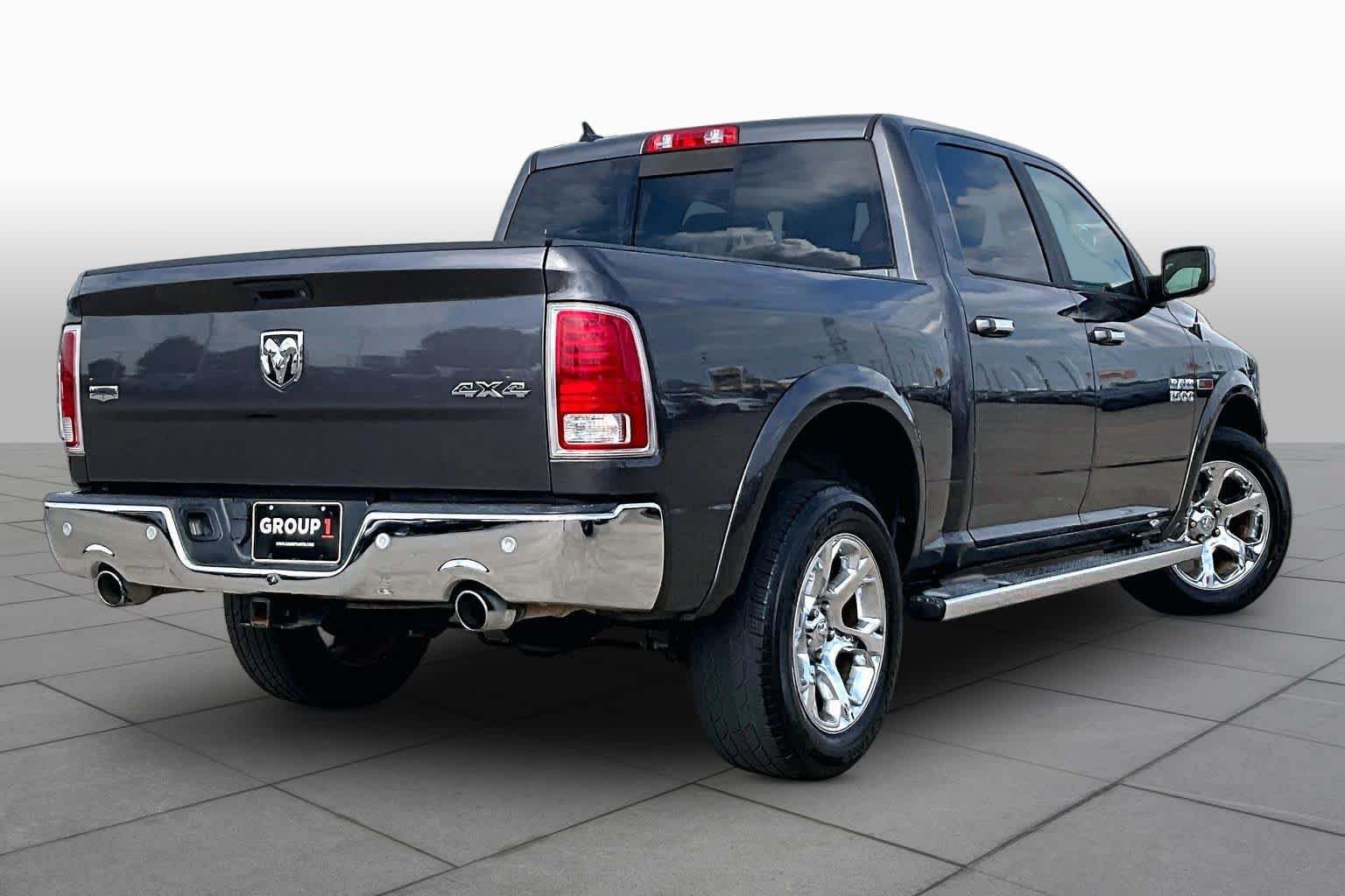Used 2018 RAM 1500 Laramie w/ Convenience Group AWD/4WD image 13