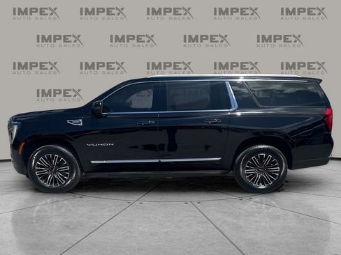 Used 2026 GMC Yukon XL Elevation w/ Elevation Premium Package AWD/4WD image 2