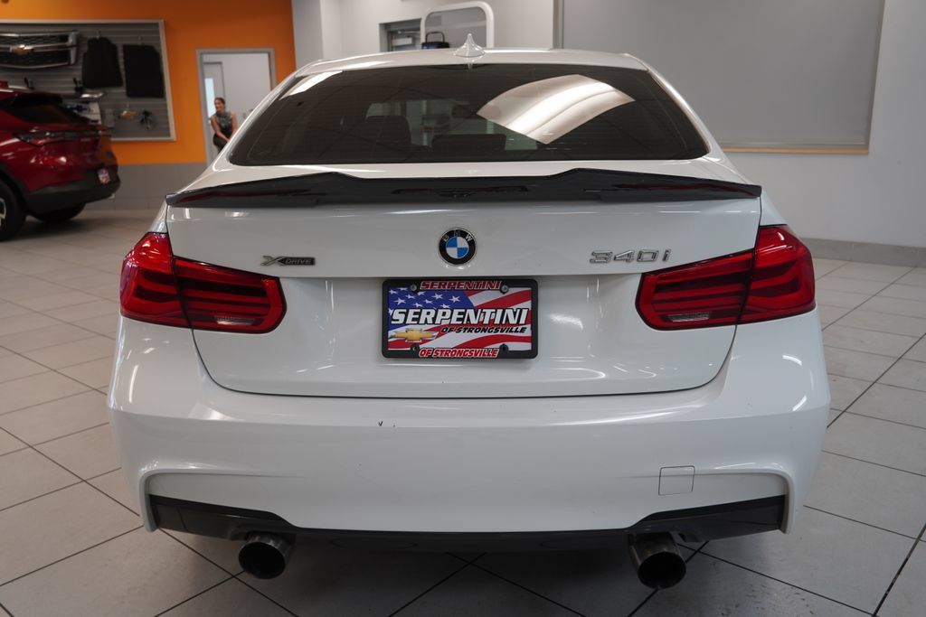 Used 2017 BMW 340i xDrive Sedan AWD/4WD image 11