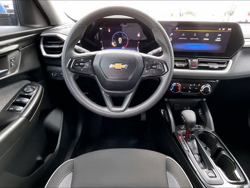 Used 2024 Chevrolet TrailBlazer LT w/ Driver Confidence Package image 5