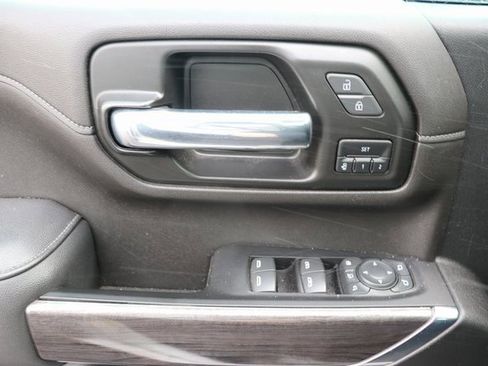 Used 2022 Chevrolet Silverado 3500 LTZ w/ LTZ Convenience Package image 19