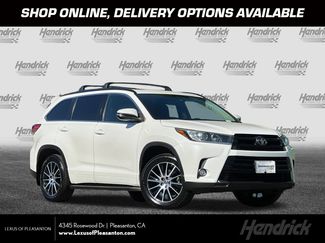 Used 2017 Toyota Highlander SE image 1