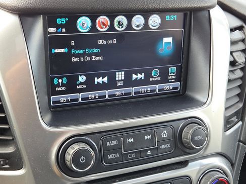 Used 2019 Chevrolet Suburban LT image 26