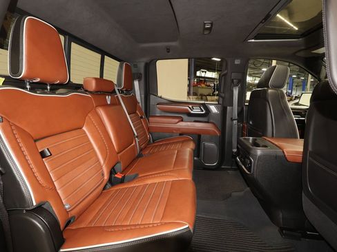 Used 2025 GMC Sierra 1500 Denali Ultimate image 28