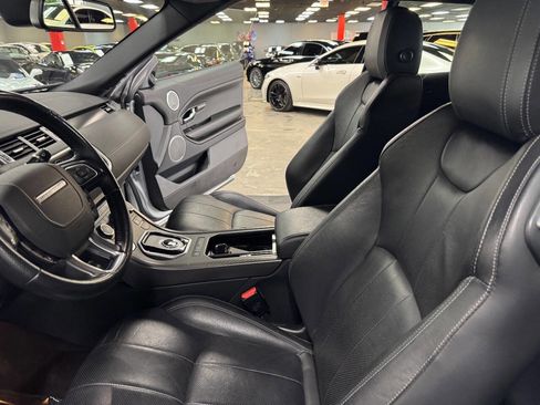 Used 2018 Land Rover Range Rover Evoque SE Dynamic image 44