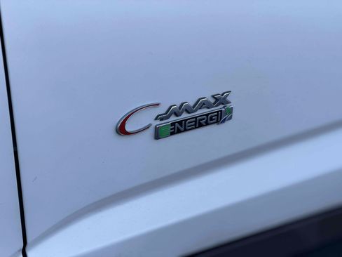 Used 2016 Ford C-MAX Energi SEL w/ Equipment Group 302A FWD image 19