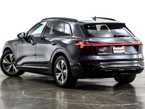 Used 2024 Audi Q8 e-tron Premium image 13