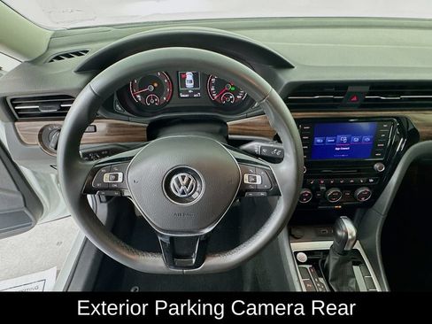 Used 2022 Volkswagen Passat 2.0T FWD image 11