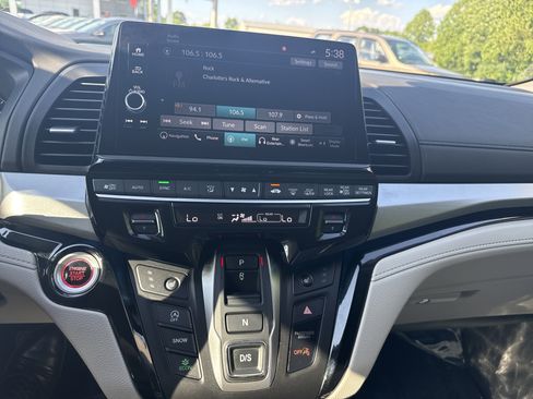 Used 2025 Honda Odyssey Touring image 16
