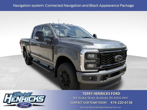 New 2026 Ford F250 Lariat w/ Black Appearance Package AWD/4WD image 1