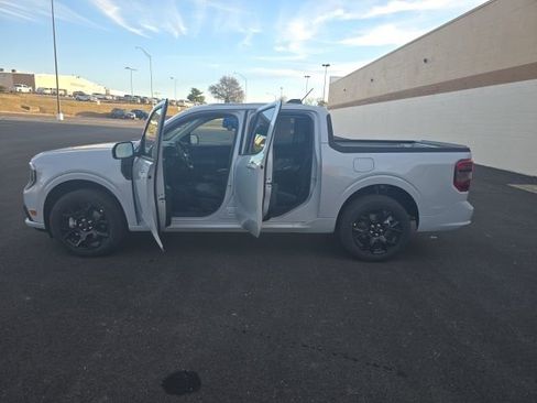 New 2026 Ford Maverick Lobo image 12