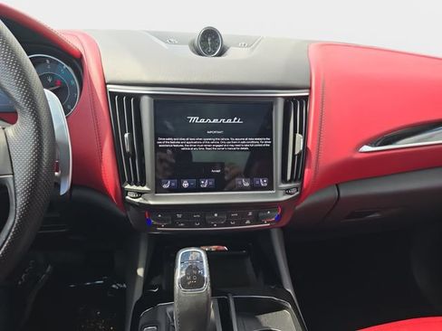 Used 2021 Maserati Levante AWD/4WD image 22