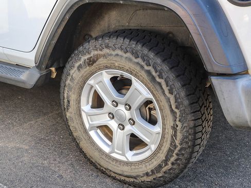 Used 2018 Jeep Wrangler Unlimited Sport S image 10