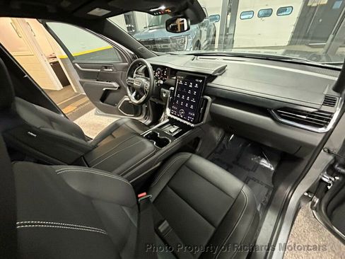 Used 2025 GMC Acadia Elevation w/ Elevation Premium Package image 27