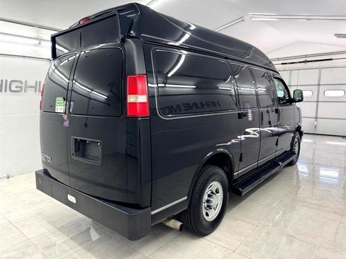 Used 2014 Chevrolet Express 2500 LT w/ LT Preferred Equipment Group RWD image 4