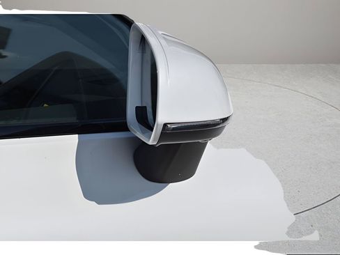 Certified 2026 Volvo V60 B5 Cross Country Plus w/ Protection Package Premier AWD/4WD image 31