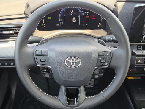 Certified 2026 Toyota Camry SE w/ Convenience Package FWD image 15