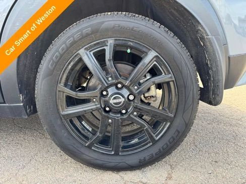 Used 2023 Nissan Kicks SR w/ SR Premium Package FWD image 25