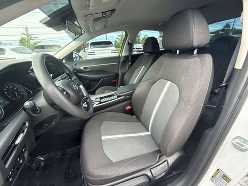 Used 2021 Hyundai Sonata SE w/ Cargo Package FWD image 11