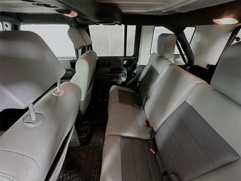 Used 2010 Jeep Wrangler Unlimited Sport image 18