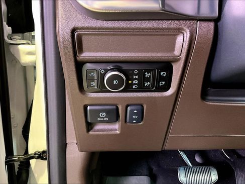 Used 2025 Ford F150 King Ranch w/ FX4 Off-Road Package AWD/4WD image 18