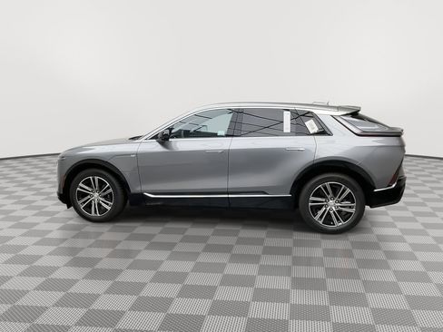 New 2025 Cadillac Lyriq Luxury image 38