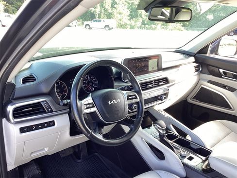 Used 2022 Kia Telluride EX w/ EX Premium Package image 10