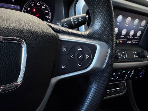 Certified 2022 GMC Acadia SLE w/ Driver Convenience Package image 15