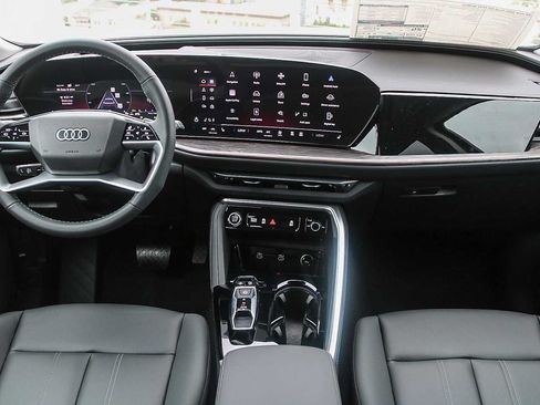 Used 2025 Audi Q5 Premium w/ Convenience Package AWD/4WD image 12