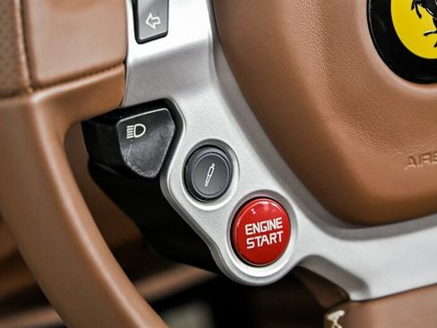 Used 2017 Ferrari California T RWD image 22