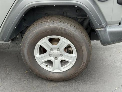 Used 2021 Jeep Wrangler Unlimited Sport image 4