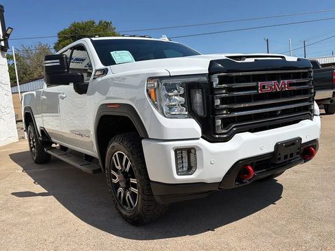 Used 2020 GMC Sierra 2500 AT4 w/ Technology Package AWD/4WD image 4