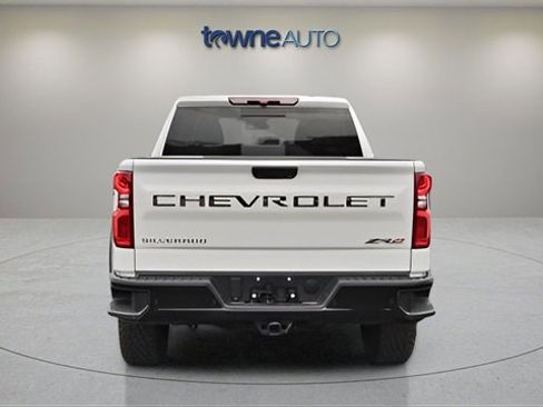 Used 2024 Chevrolet Silverado 1500 ZR2 image 4
