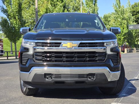 Used 2022 Chevrolet Silverado 1500 LT AWD/4WD image 18