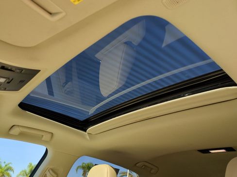 Used 2022 Lexus RX 450h AWD w/ Premium Package image 25