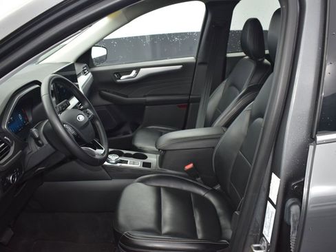 Used 2024 Ford Escape Platinum image 9