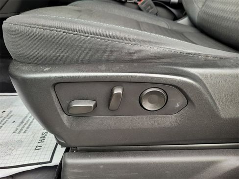 Used 2024 Chevrolet Silverado 2500 Custom w/ Custom Value Package image 12