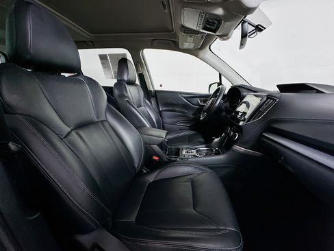 Used 2020 Subaru Forester Limited image 32