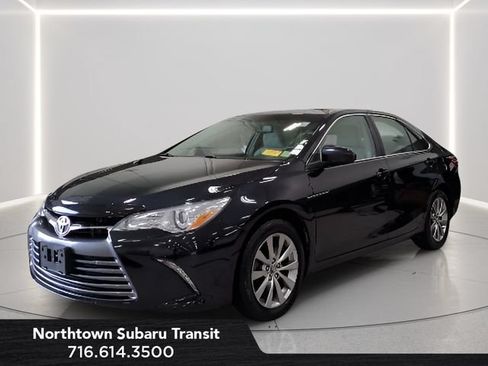 Used 2015 Toyota Camry XLE w/ Moonroof Package FWD image 1